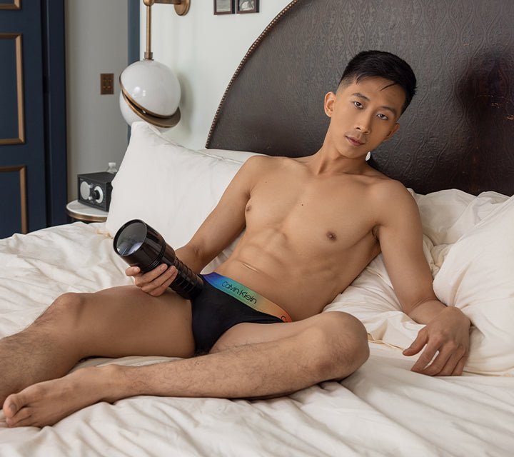fleshjack-boys-tyler-wu-skater-boy-masturbateur-anal-gay image 7